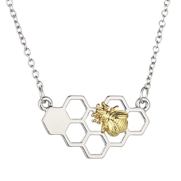 Jewelry - ✨ Silver Honeycomb Necklace with Bee Charm ✨
